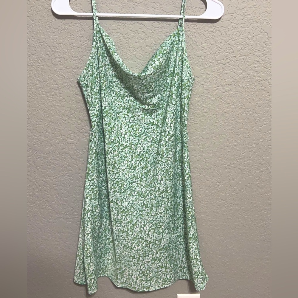 a green extra small dress from shein
